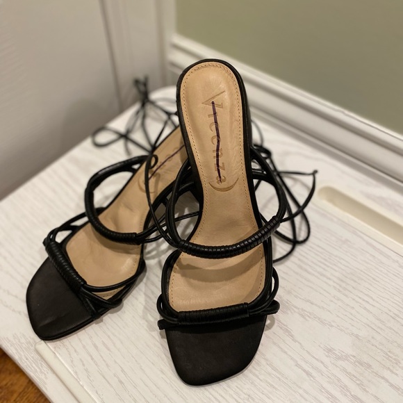 New Free People Vicenza “Love Struck” Ankle Tie Heeled Black Sandals Size 7 - Picture 6 of 10